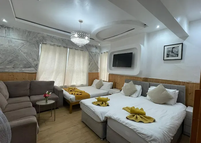 Ariana House Hotel-Families And Couples Only