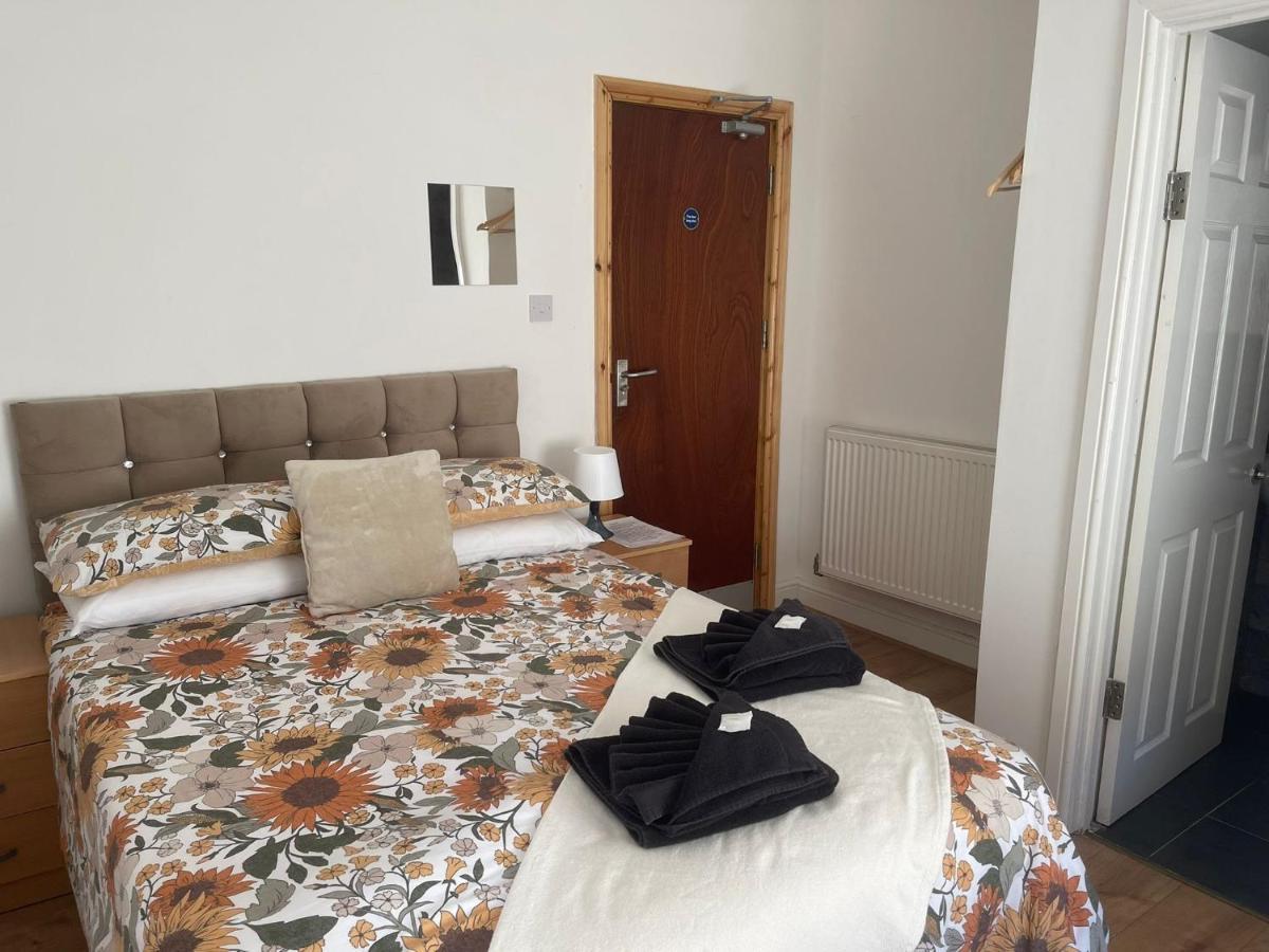 Ariana House Hotel-families And Couples Only * Блэкпул