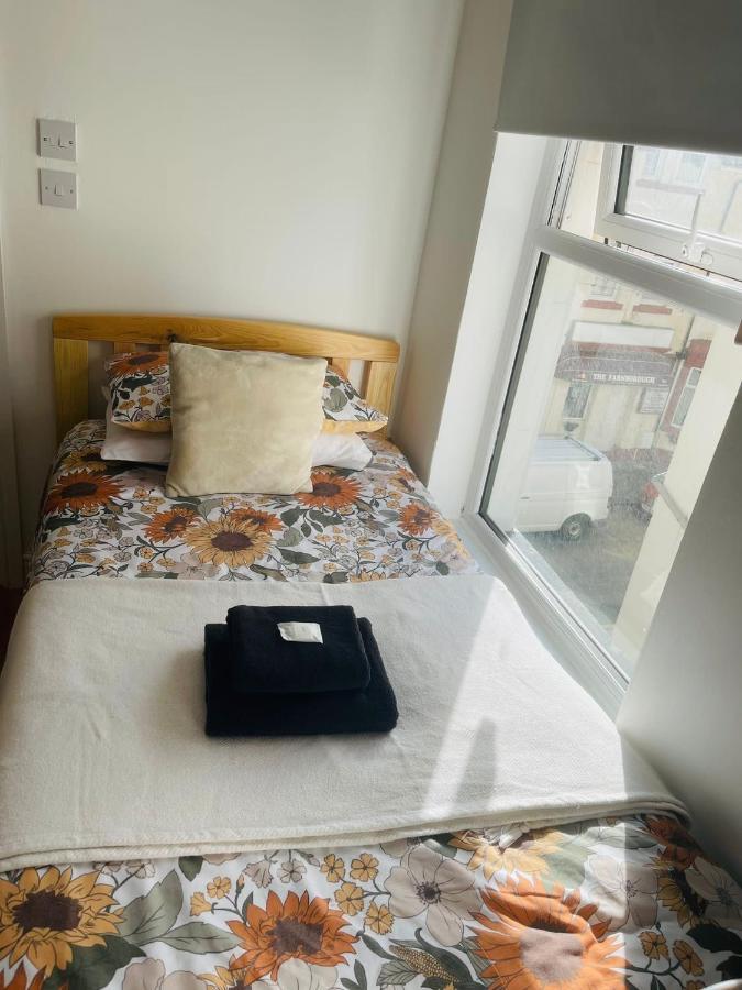 Ariana House Hotel-families And Couples Only Блэкпул
