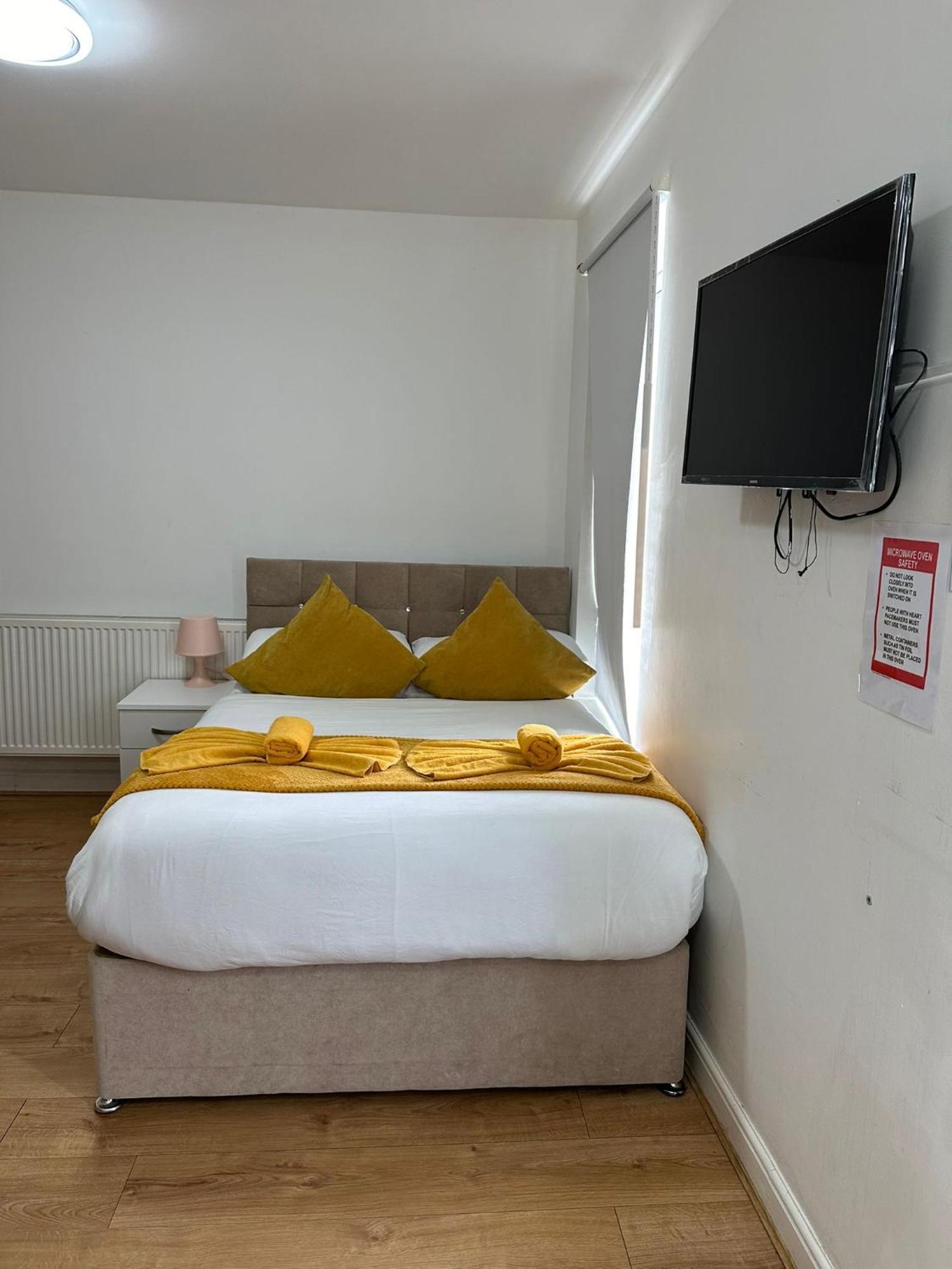 Ariana House Hotel-families And Couples Only * Блэкпул