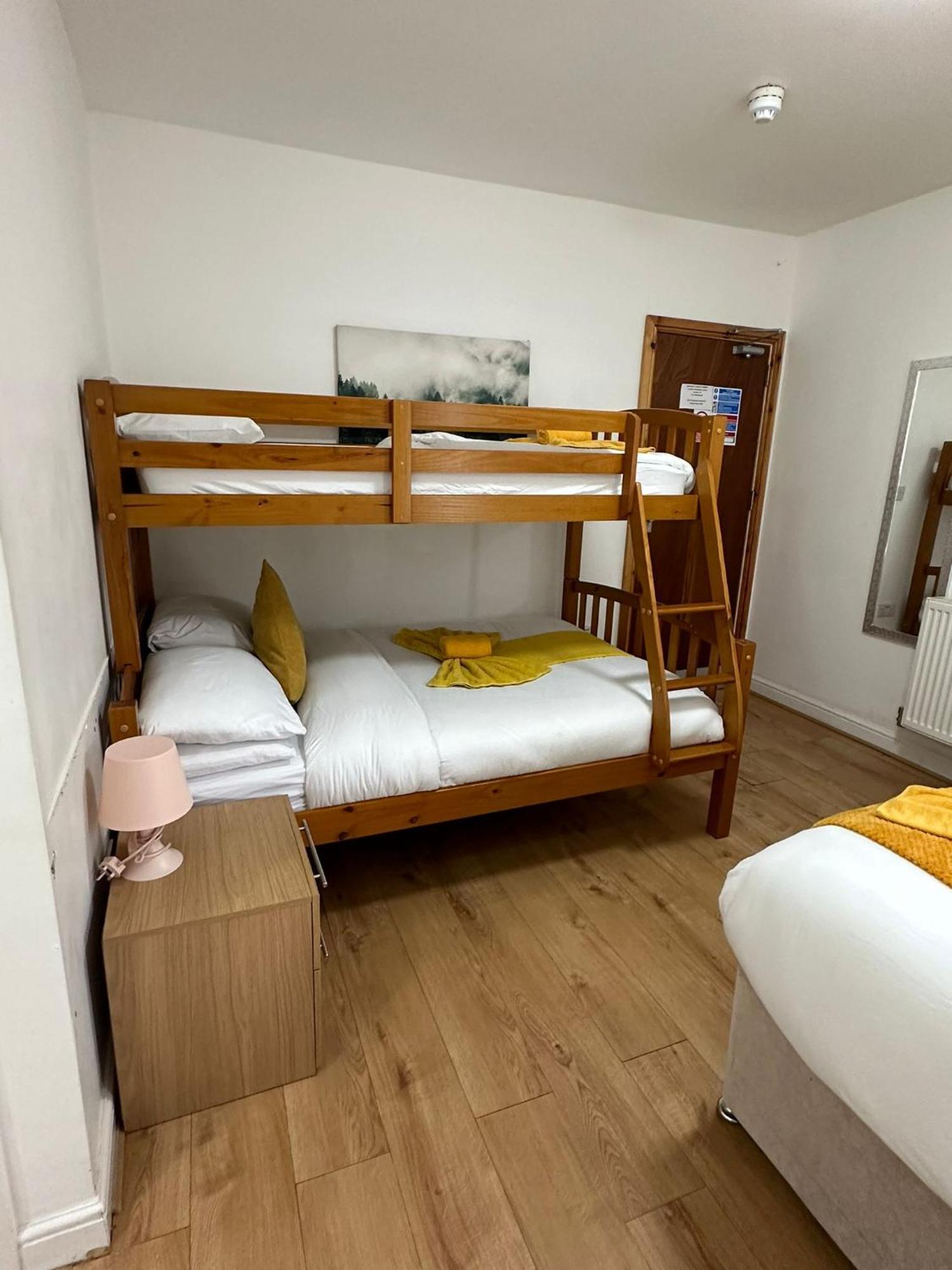 Гостевой дом Ariana House Hotel-families And Couples Only