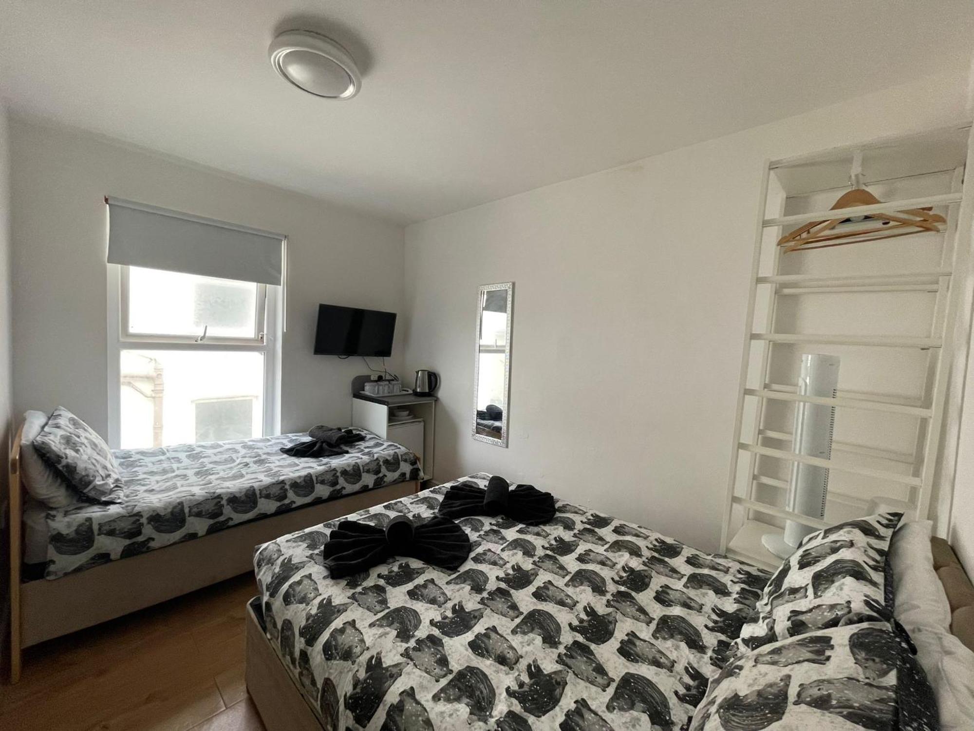 Ariana House Hotel-families And Couples Only