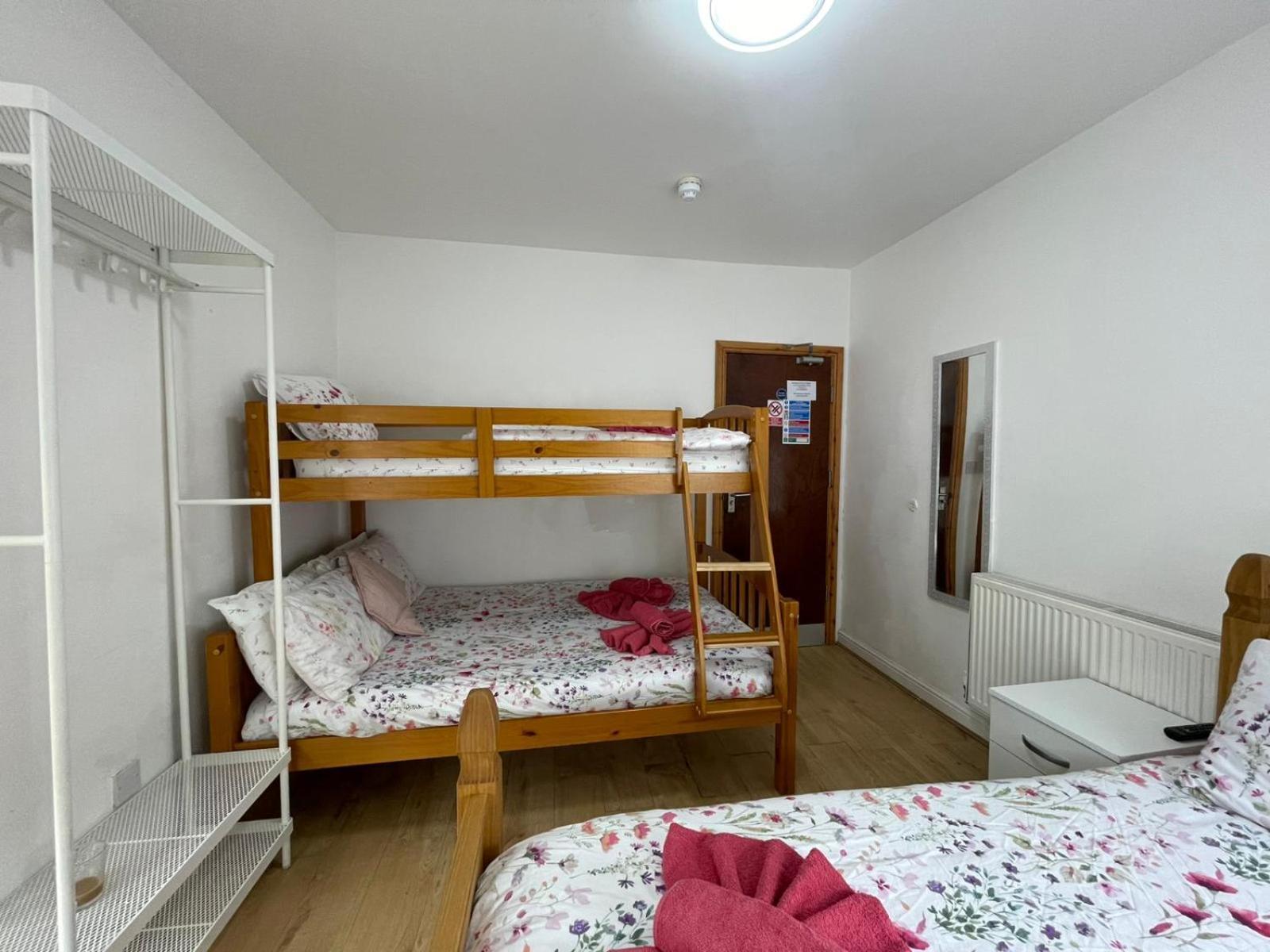Ariana House Hotel-families And Couples Only Гостевой дом