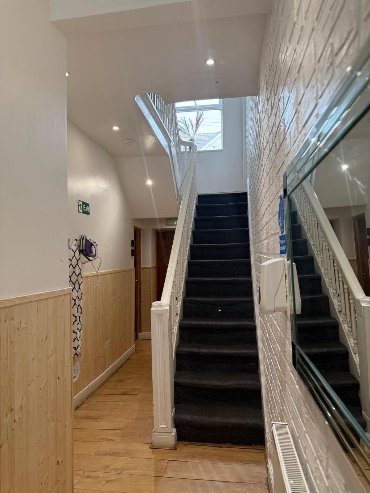 Ariana House Hotel-families And Couples Only