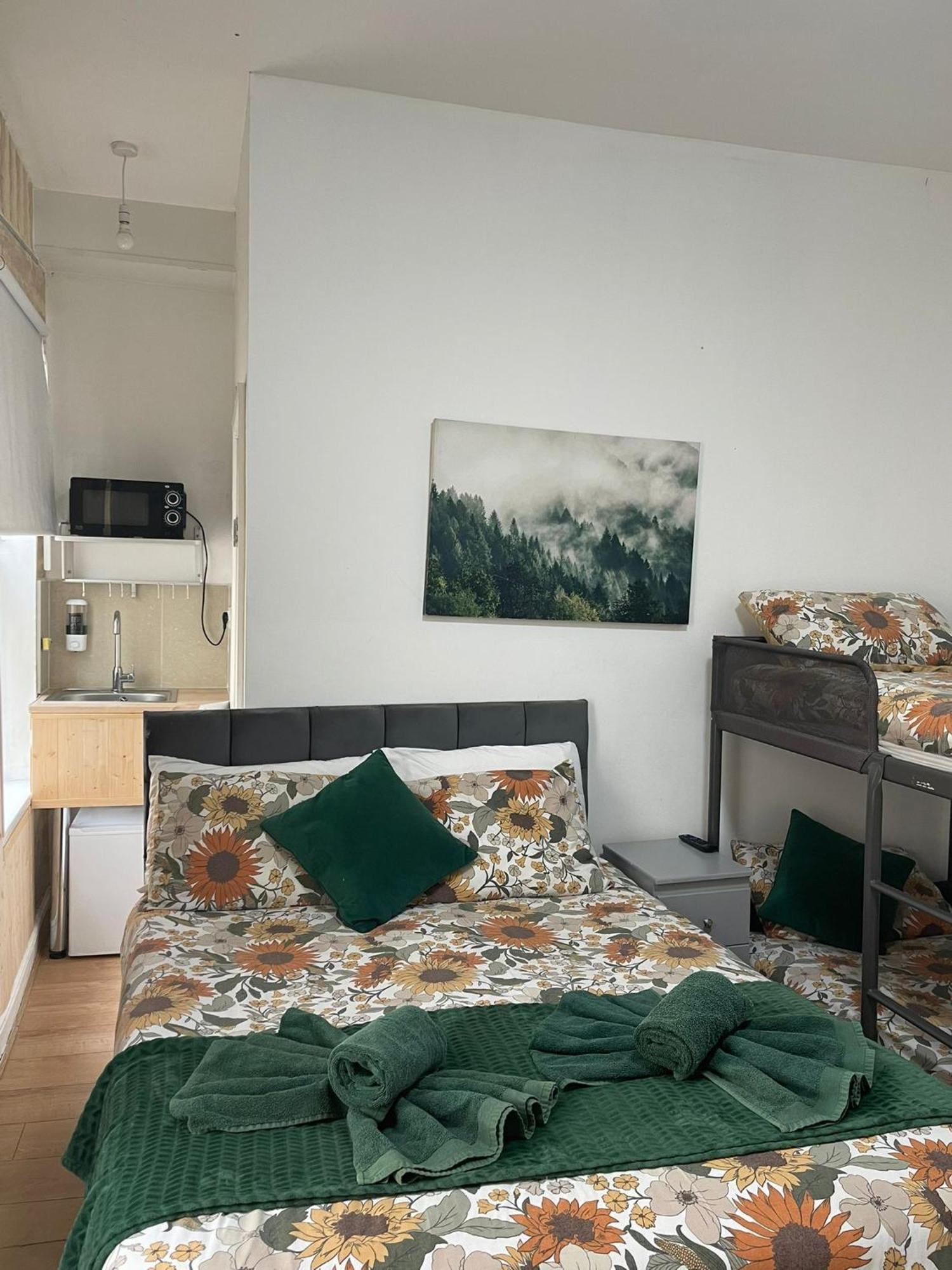 Casa de hóspedes Ariana House Hotel-families And Couples Only
